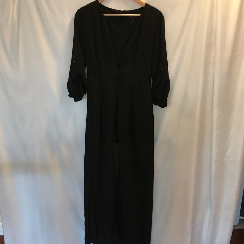 Long black low v-neck dress with shorts inside- M - Picture 3 of 7